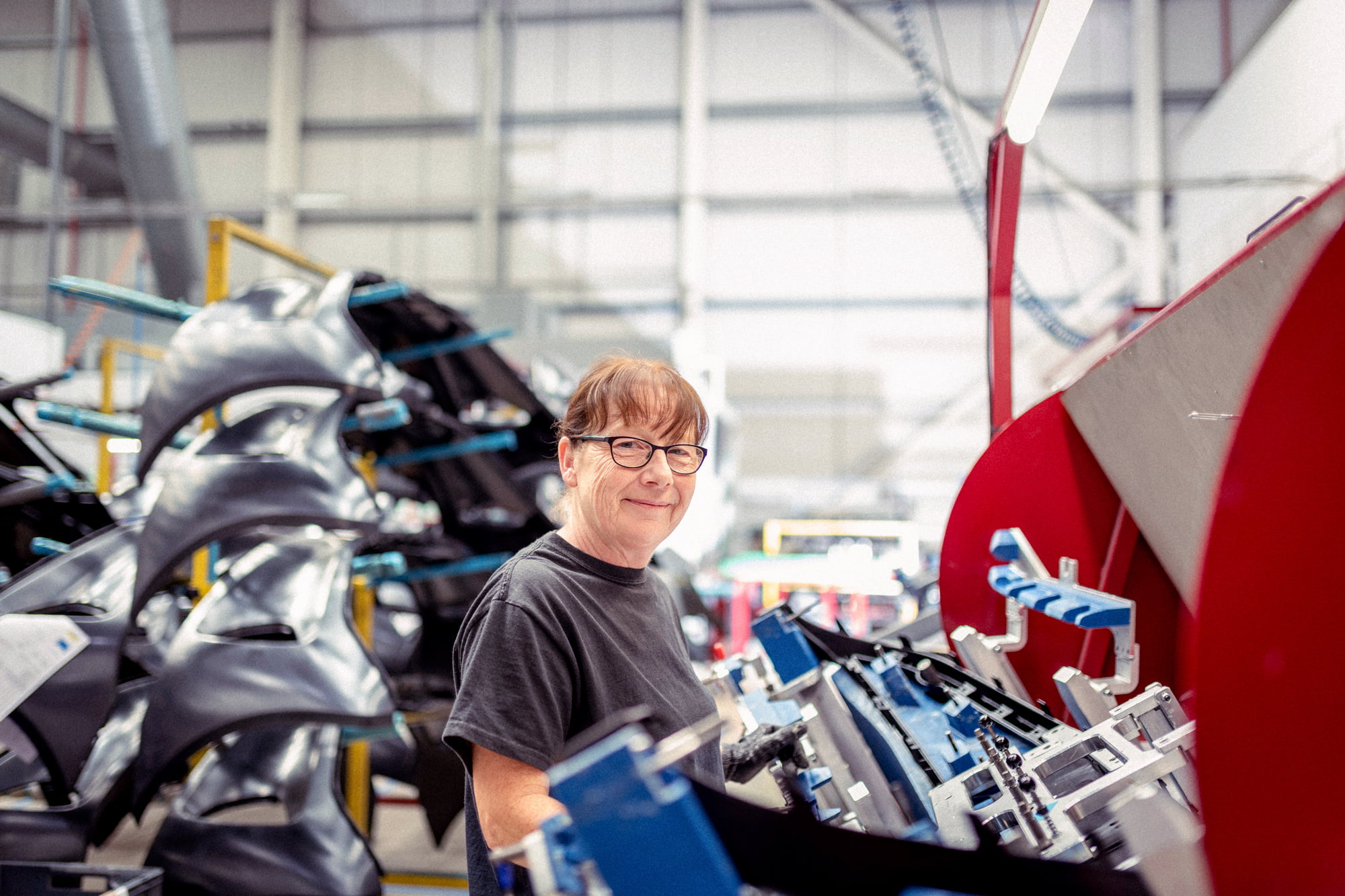 guild-tnworks-female-industry-worker